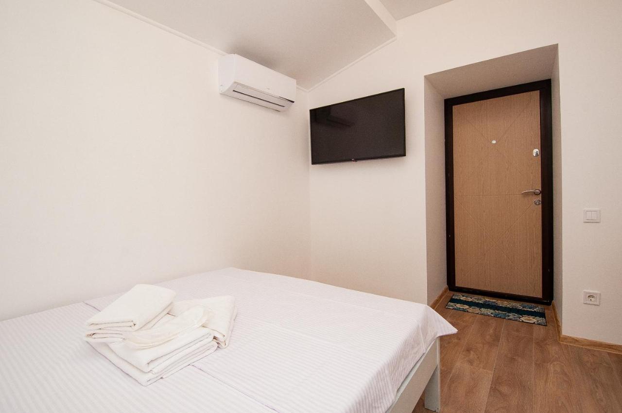 Suites On Chaikovskogo Odesa Exterior photo